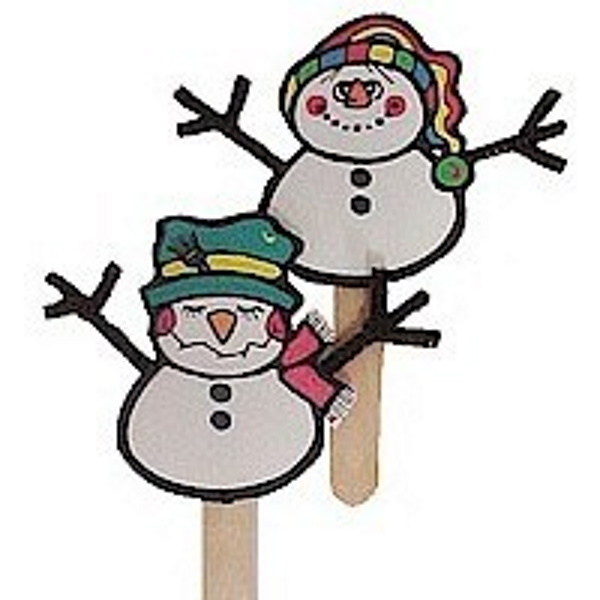 Easy snowman puppets for young children to make.