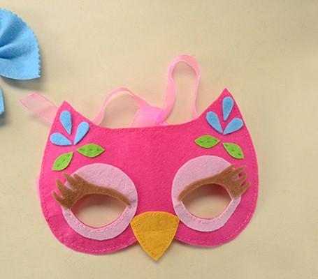 Easy owl mask made from felt that the kids will love.