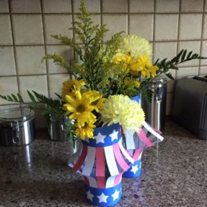 Vase wrapped in July 4th diy Decorations.