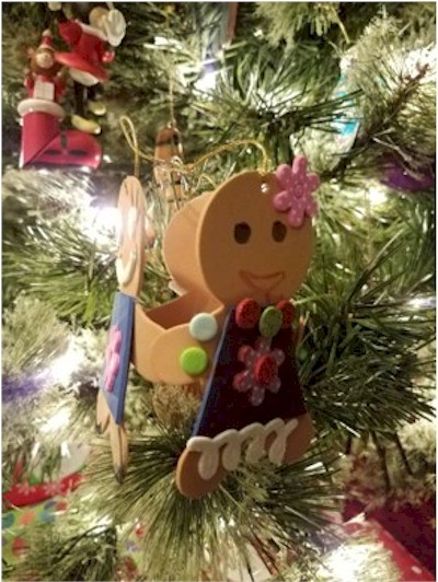 Gingerbread Daisy Friendship Circle Ornament