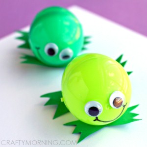 Recycled Plastic Egg Frogs